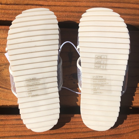 NWT J Crew Crewcuts Ivory Pool Slides with Glitter Straps Sizes 10, 12 and 13 - Picture 2 of 9